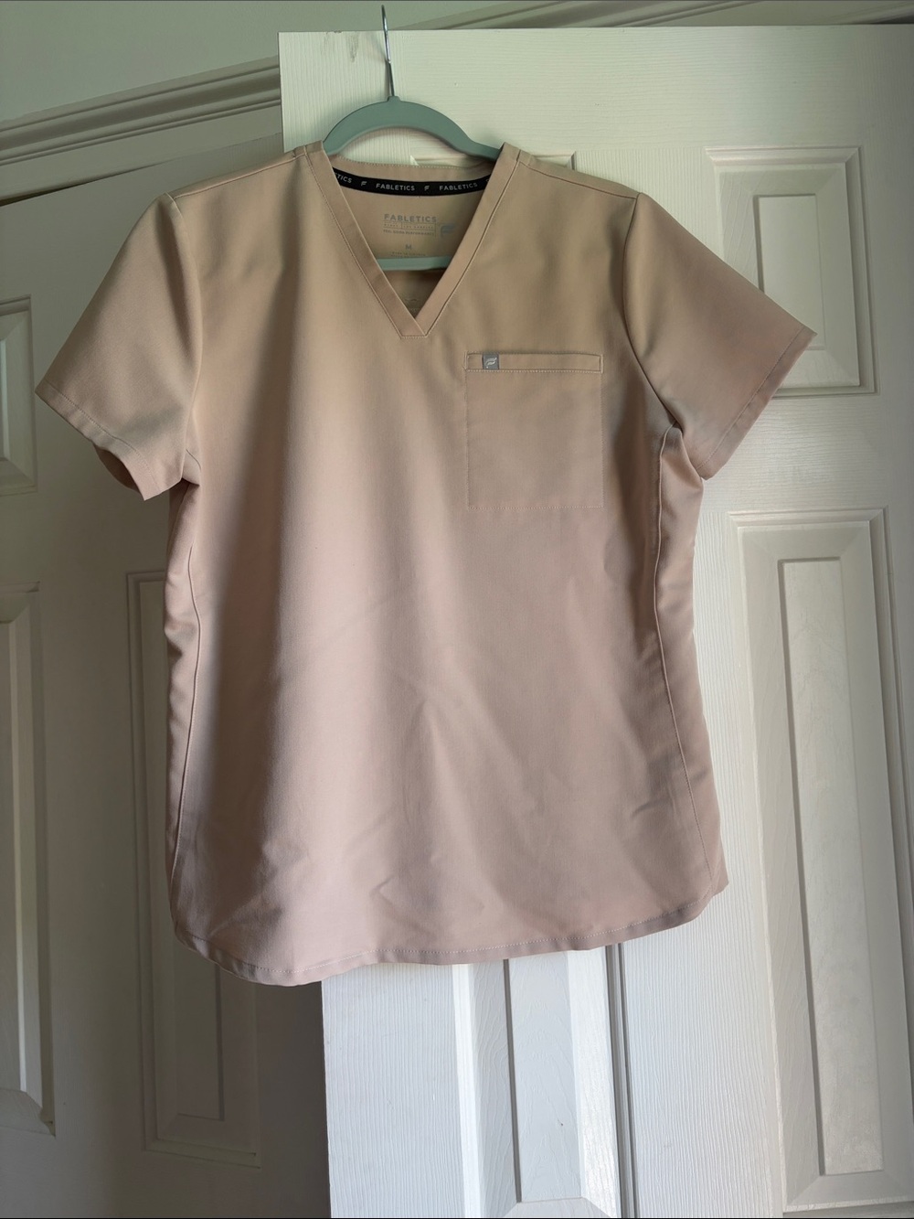 Fabletics Women's V-Neck Short Sleeve Scrub Top